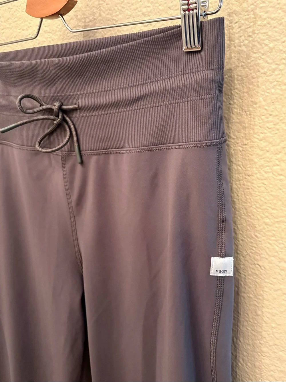 VUORI Women Olive Daily Jogger Pants Size Medium